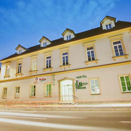 Hotel & Hostel Marenberg Radlje Radlje ob Dravi ภายนอก รูปภาพ