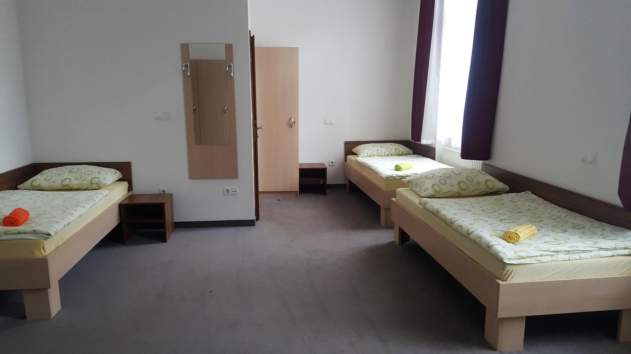 Hotel & Hostel Marenberg Radlje Radlje ob Dravi ภายนอก รูปภาพ