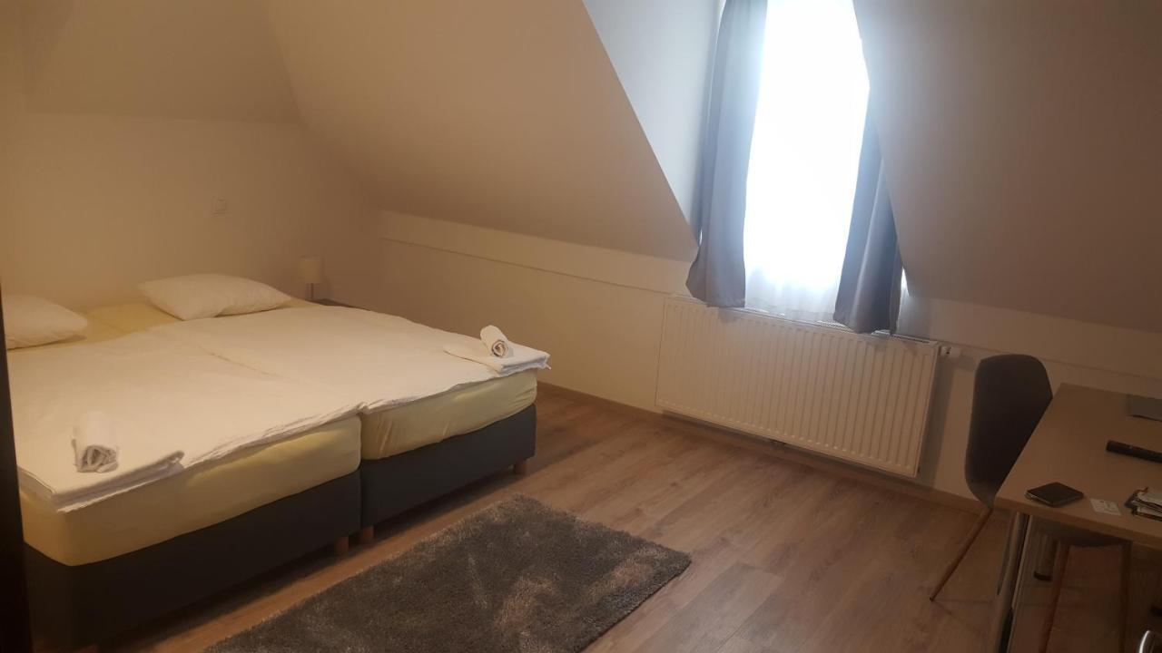 Hotel & Hostel Marenberg Radlje Radlje ob Dravi ภายนอก รูปภาพ